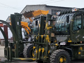 越野式叉车设备介绍什么是越野叉车